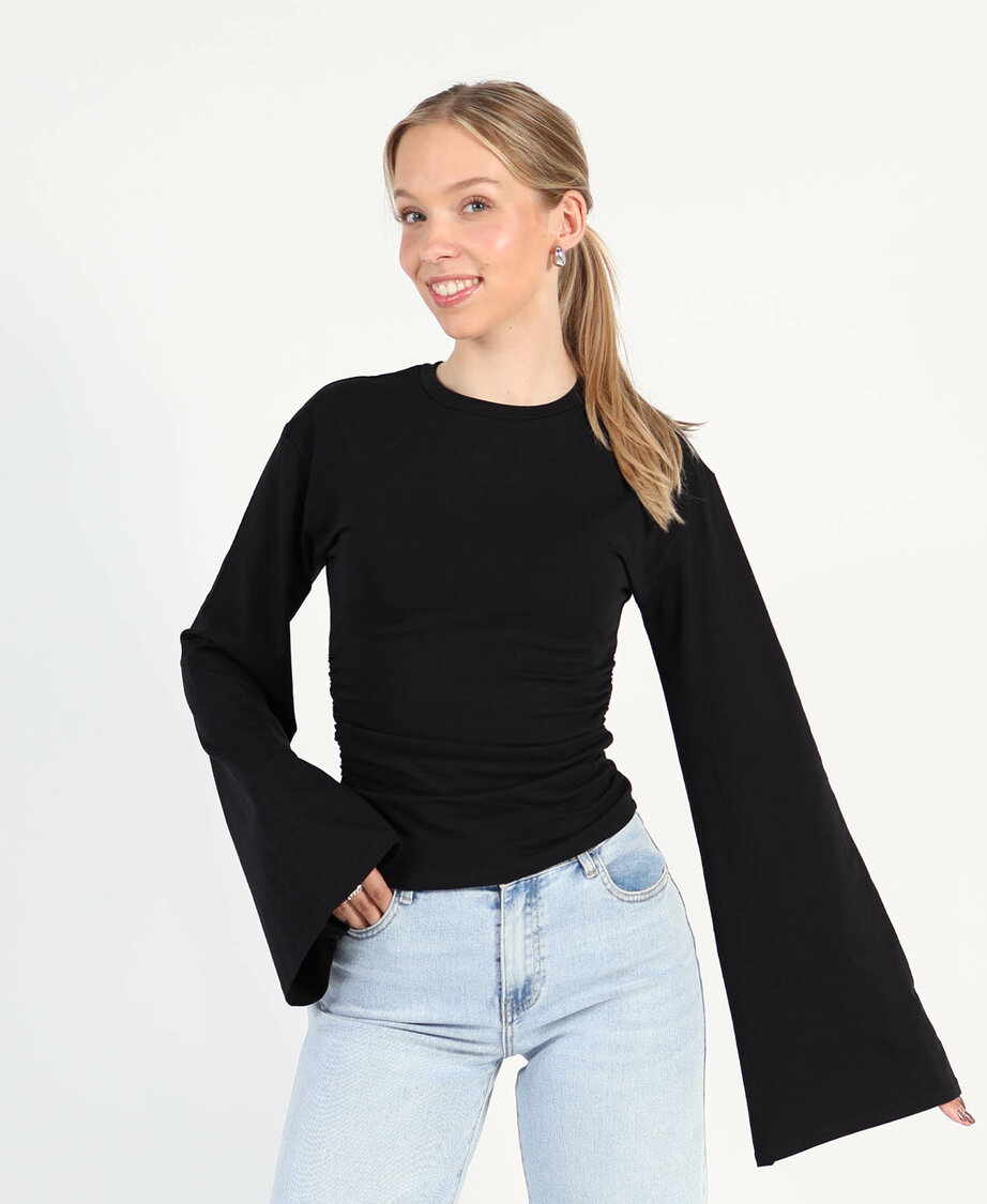Shaped Longsleeve Black