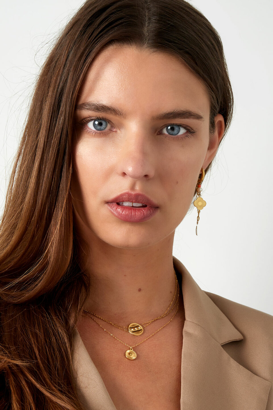 Necklace coin Gold