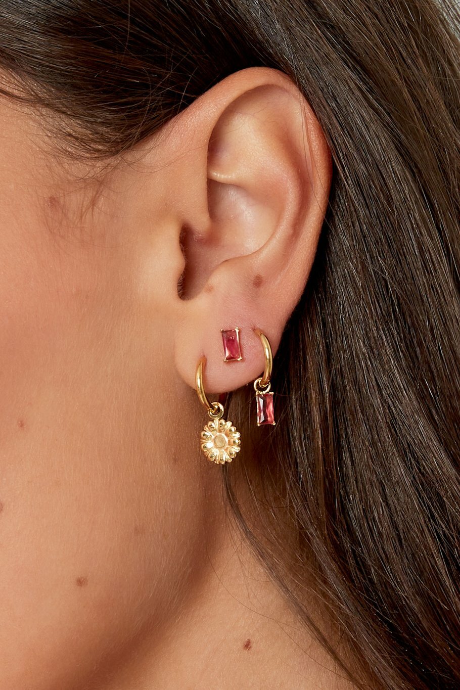 Classy Sparkle Stud Earrings Gold
